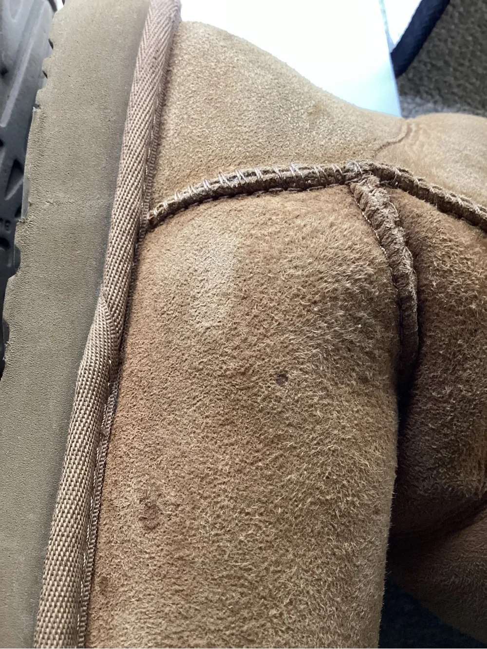 Bailey Button Triplet II in Chestnut by UGG sz 9